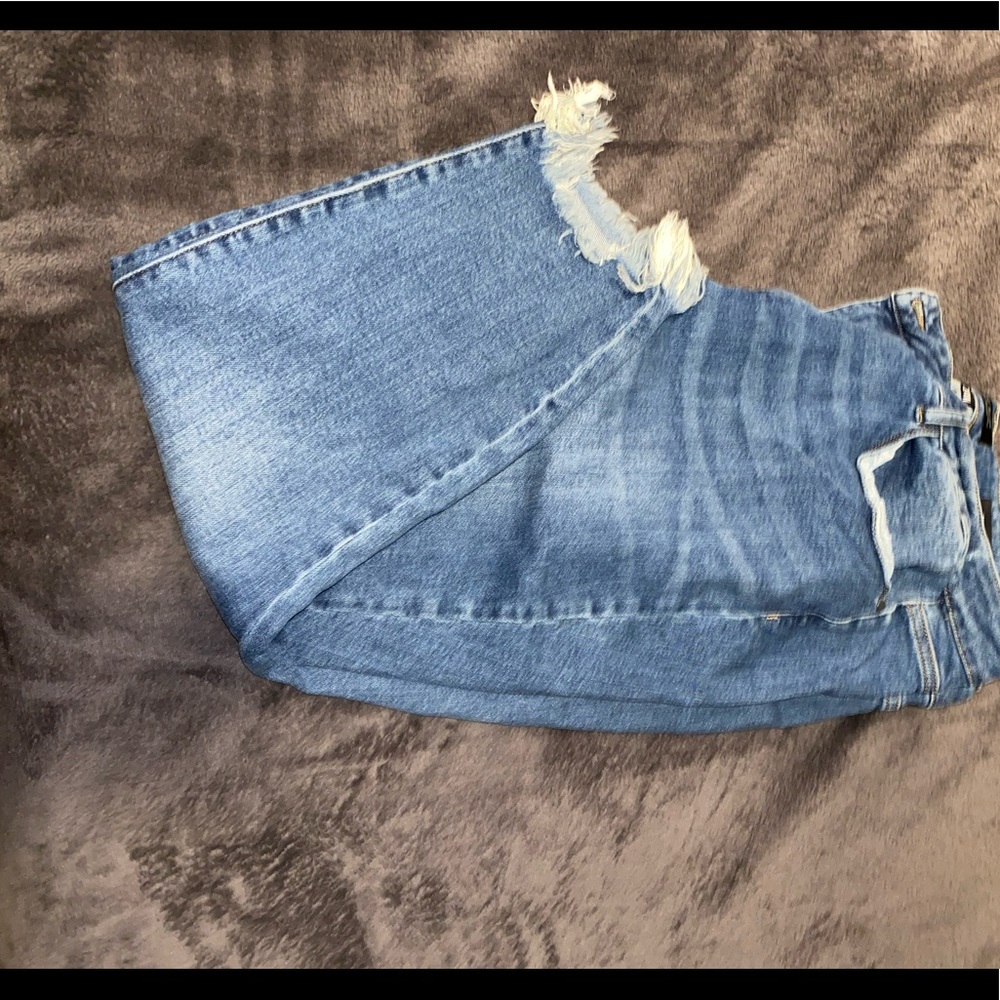 Judy Blue frayed hem cropped jeans 24